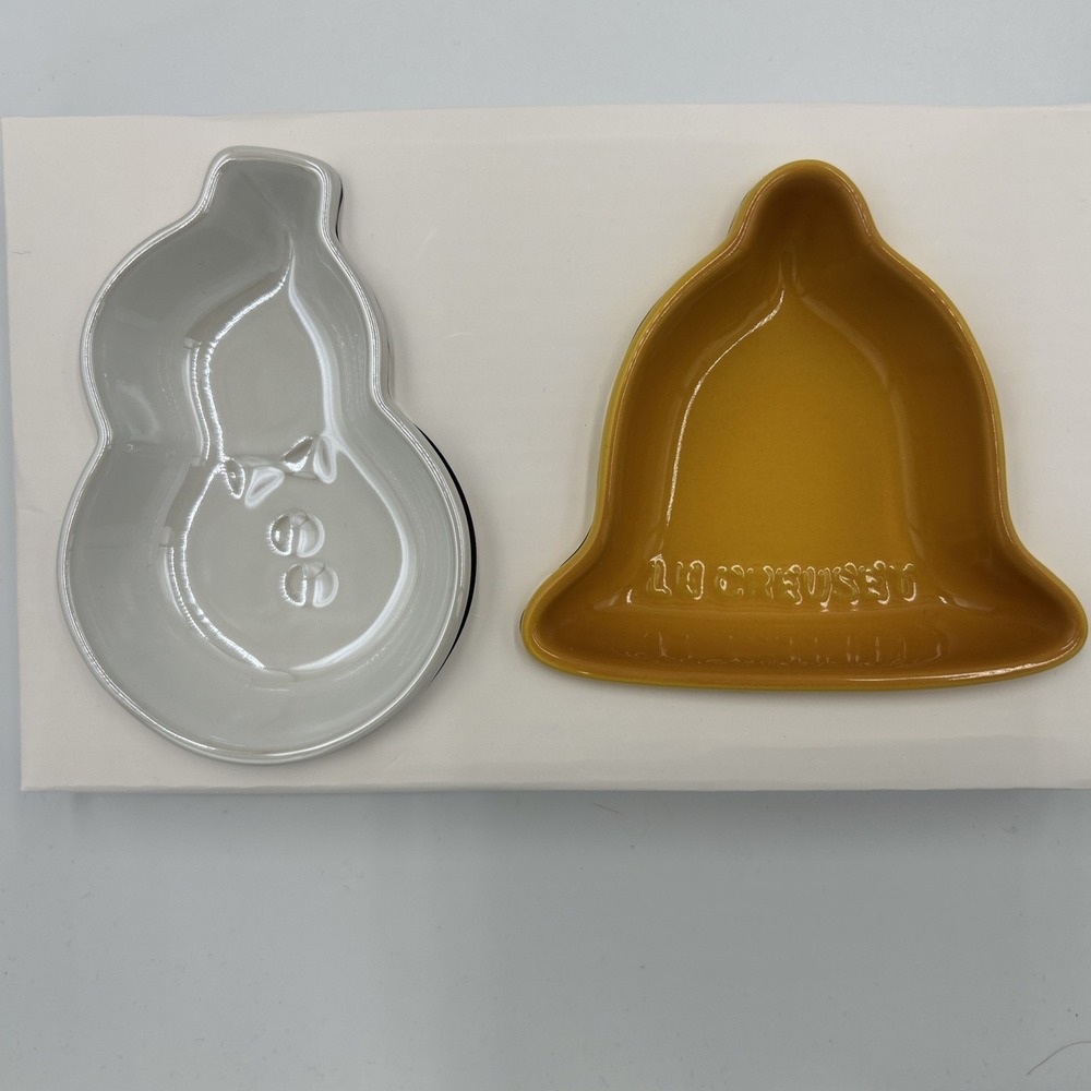 Set of 4 LE CREUSET Mini Christmas Dish Bowls Bell Tree Snowman Gingerbread NIB - Picture 3 of 8
